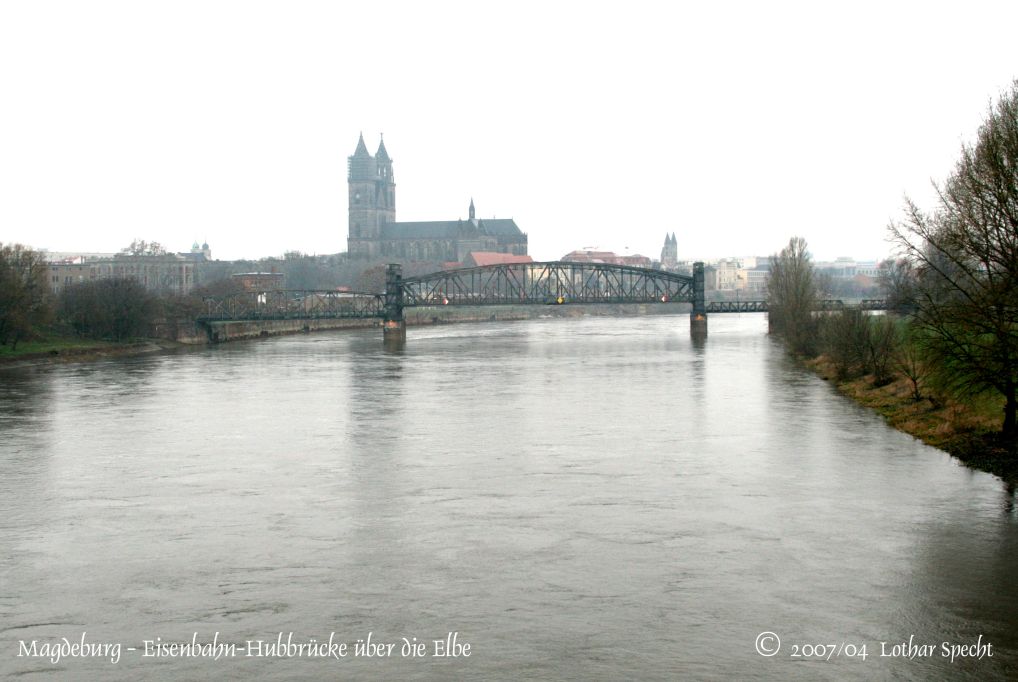 2007_30_04-Magdeburg-Hubbruecke-Elbe.jpg