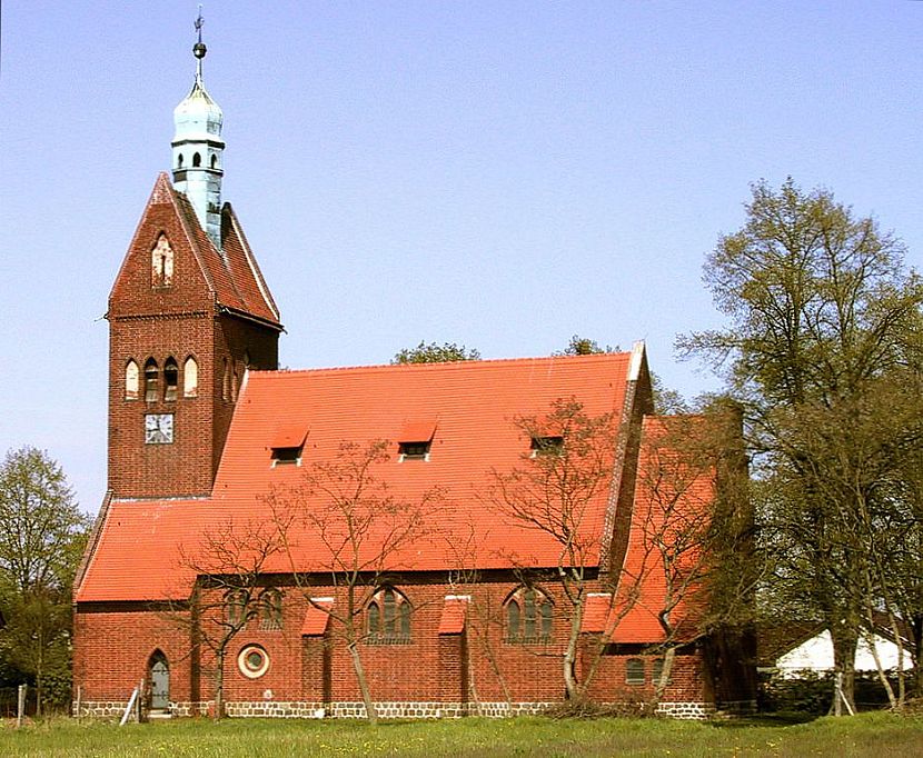 007-Derben-Kirche-Suedseite-2008_04_28.jpg