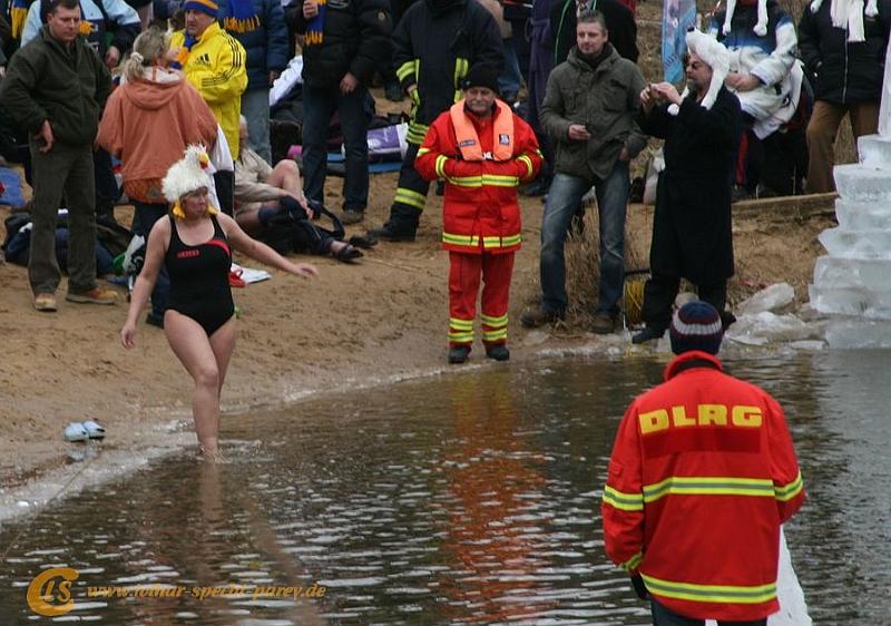 Ferchland-Eisbaden-Winterschwimmen-2009_01_31-030.JPG