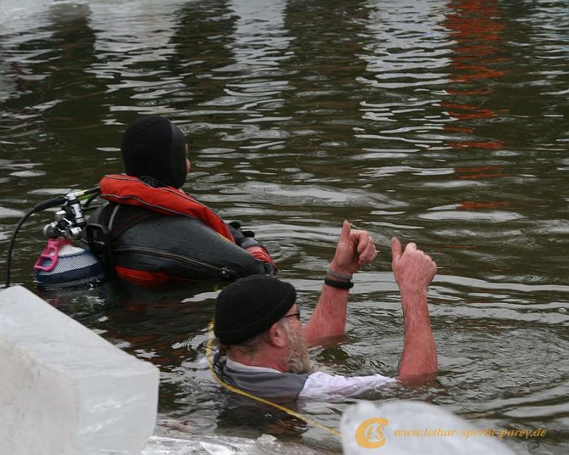 Ferchland-Eisbaden-Winterschwimmen-2009_01_31-034.JPG