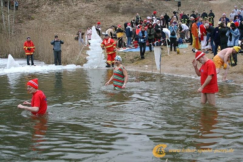 Ferchland-Eisbaden-Winterschwimmen-2009_01_31-050.JPG