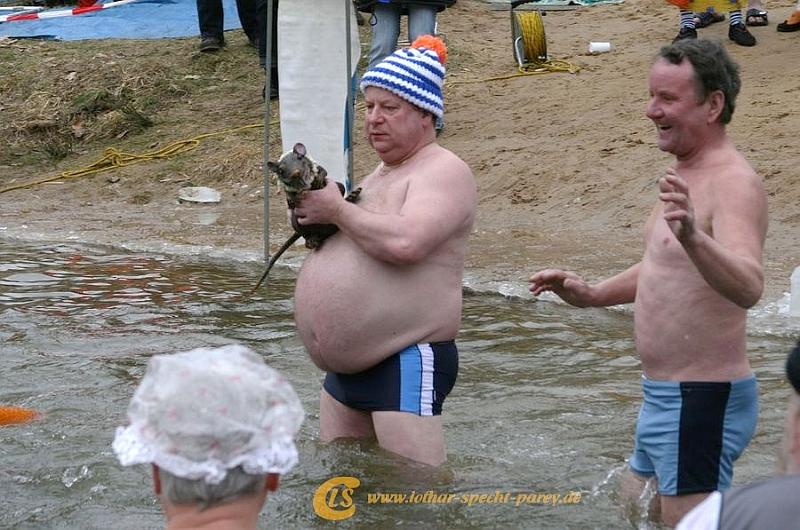 Ferchland-Eisbaden-Winterschwimmen-2009_01_31-056.JPG