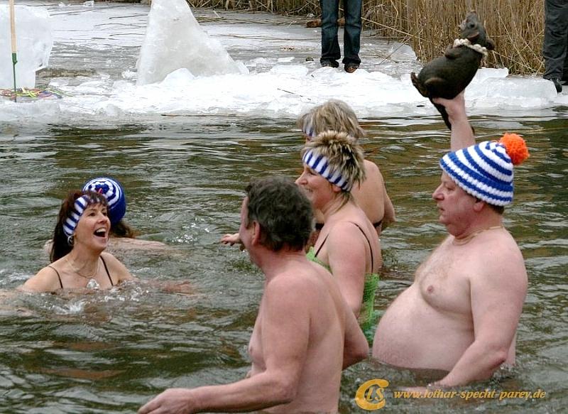 Ferchland-Eisbaden-Winterschwimmen-2009_01_31-057.JPG