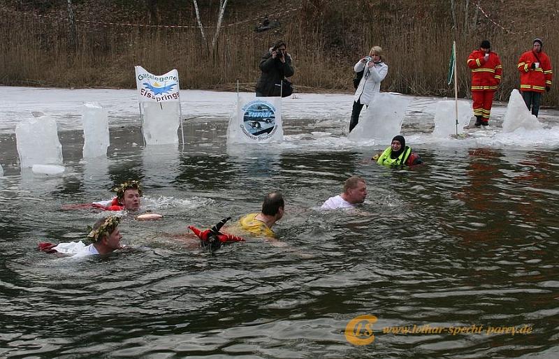 Ferchland-Eisbaden-Winterschwimmen-2009_01_31-089.JPG