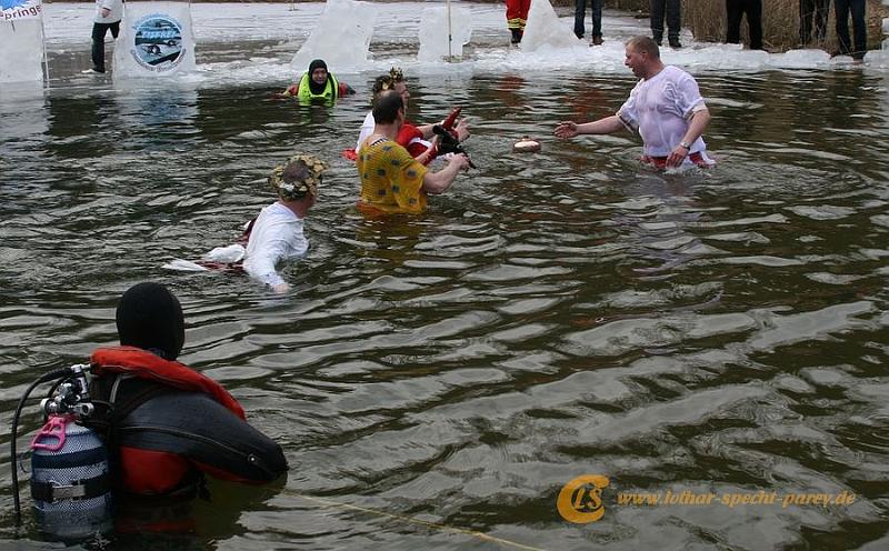 Ferchland-Eisbaden-Winterschwimmen-2009_01_31-090.JPG