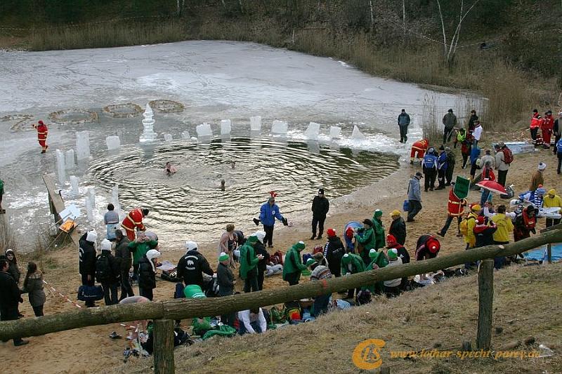 Ferchland-Eisbaden-Winterschwimmen-2009_01_31-101.JPG