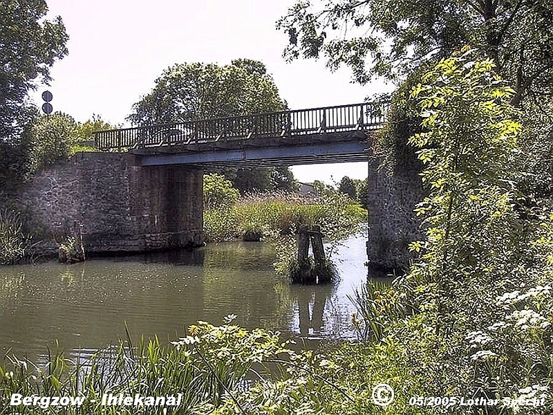 00300-Bergzow-Ihlekanal-Bruecke-2005_05_26.jpg