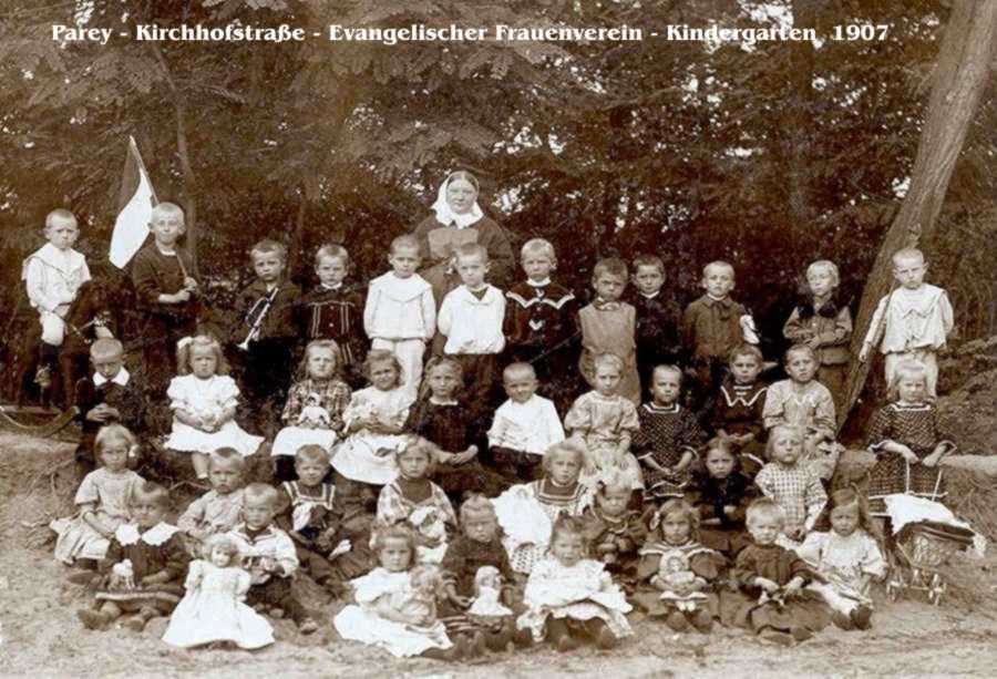 Parey-Kirchhofstrasse-Evangelischer_Frauenverein-002-Kindergarten-1907.jpg