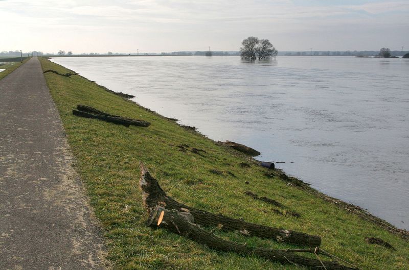 2011_01_22-003-Parey-Elbe-Hochwasser-Deichwache.jpg
