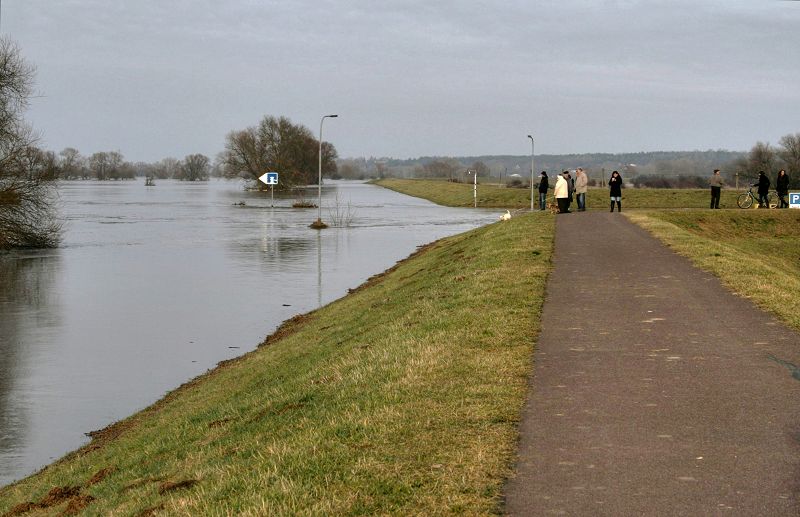 2011_01_22-017-Parey-Elbe-Hochwasser-Deichwache.jpg