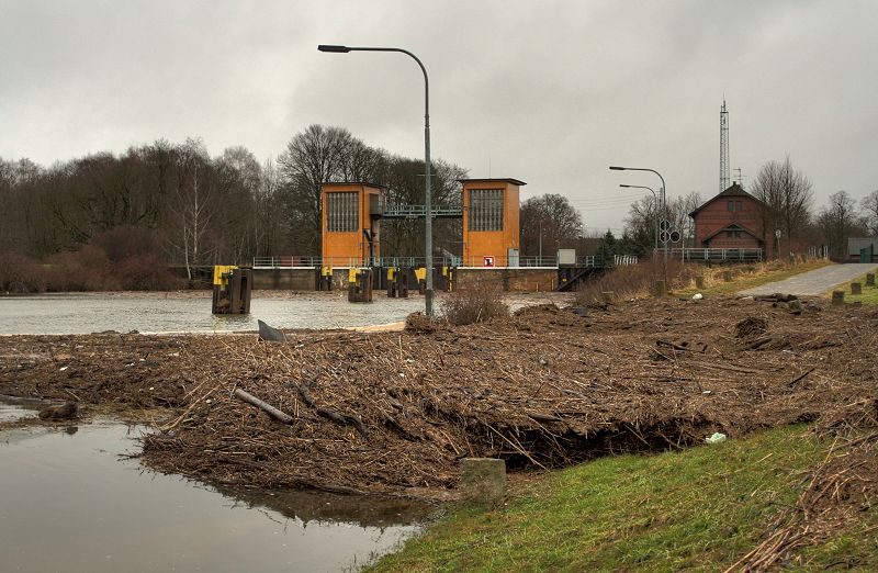 2011_01_26-002-Parey-An_der_Elbe-Winter-Hochwasser.jpg
