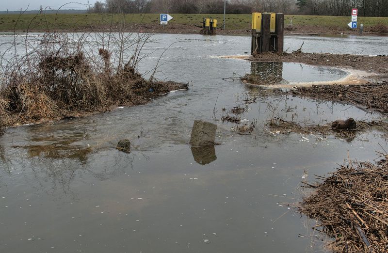 2011_01_26-004-Parey-An_der_Elbe-Winter-Hochwasser.jpg