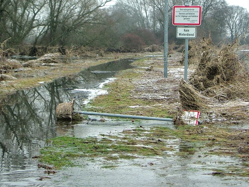 2011_01_31-002-Parey-An_der_Elbe-Winter-Hochwasser.jpg