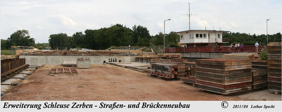 060-Zerben-Schleuse-Strassenneubau-2011_08_07.JPG